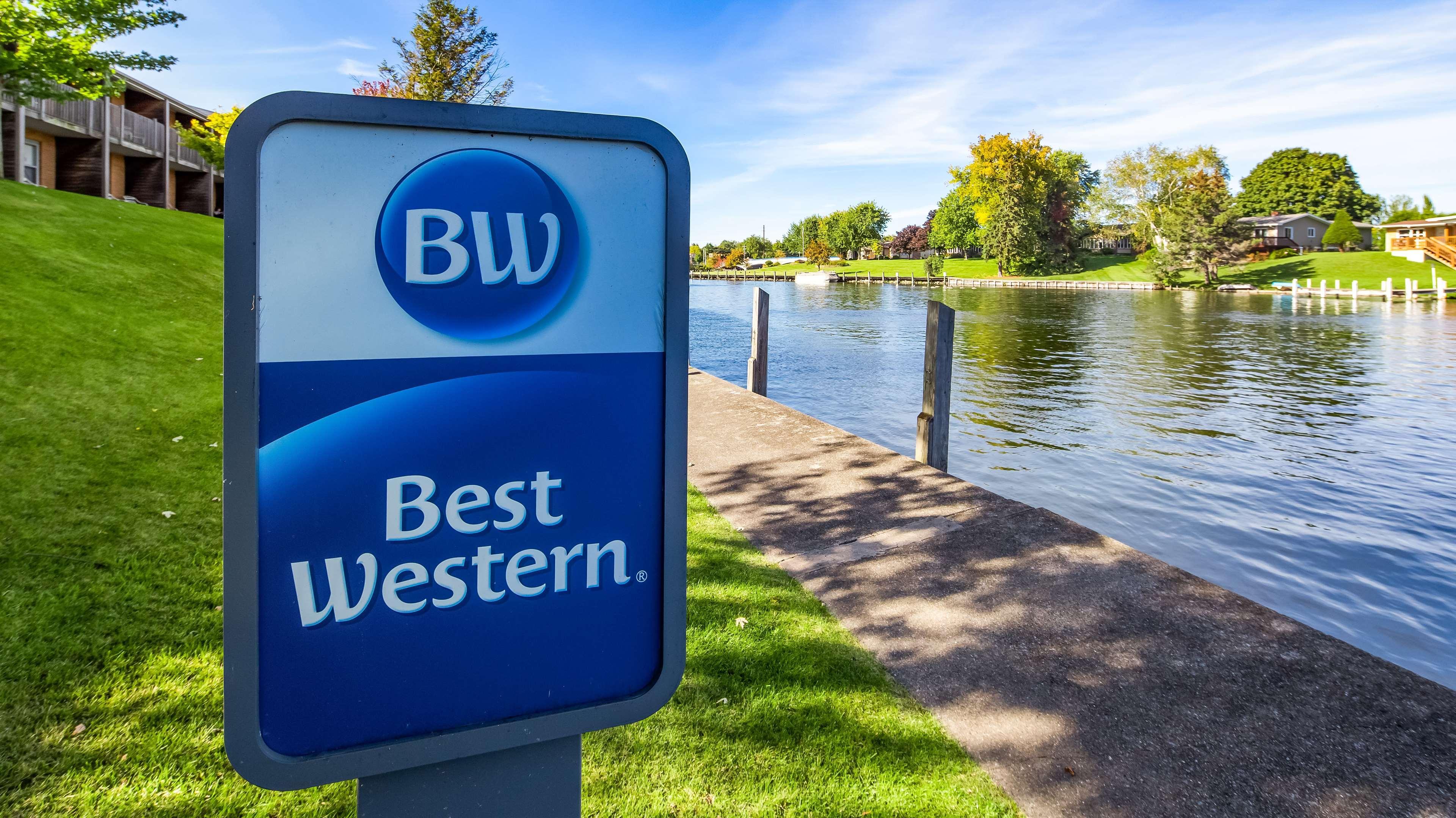 Best Western River Terrace Hotel Cheboygan Exterior photo