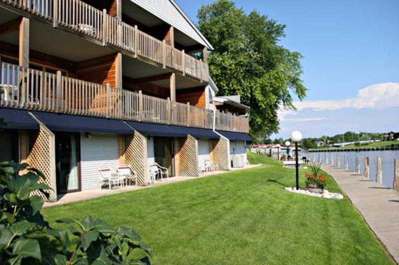 Best Western River Terrace Hotel Cheboygan Exterior photo