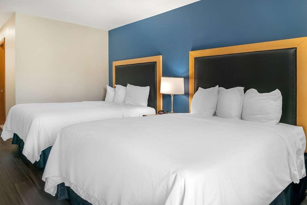 Best Western River Terrace Hotel Cheboygan Room photo