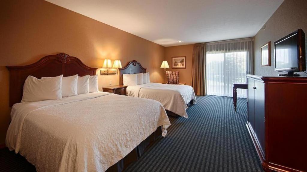 Best Western River Terrace Cheboygan Exterior photo