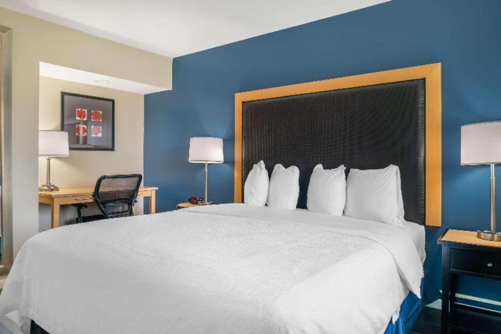 Best Western River Terrace Cheboygan Exterior photo