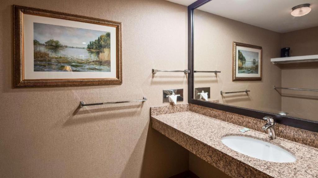 Best Western River Terrace Cheboygan Exterior photo