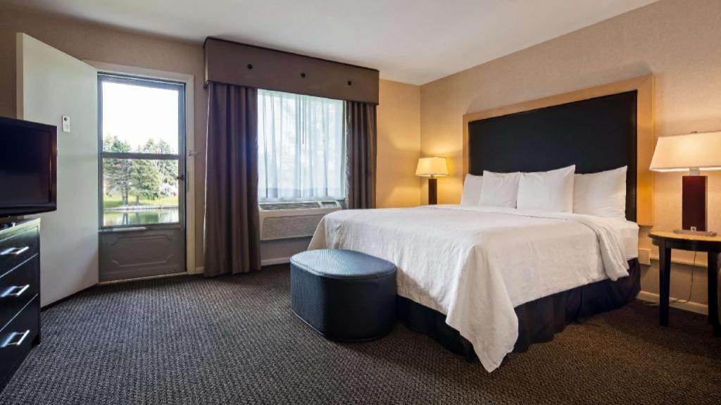 Best Western River Terrace Cheboygan Exterior photo