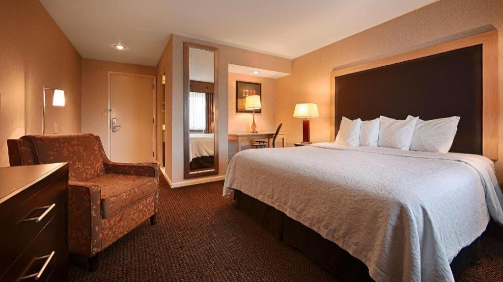 Best Western River Terrace Cheboygan Exterior photo