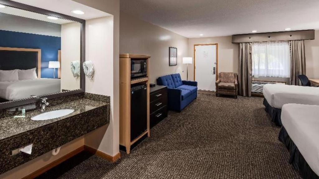 Best Western River Terrace Cheboygan Exterior photo