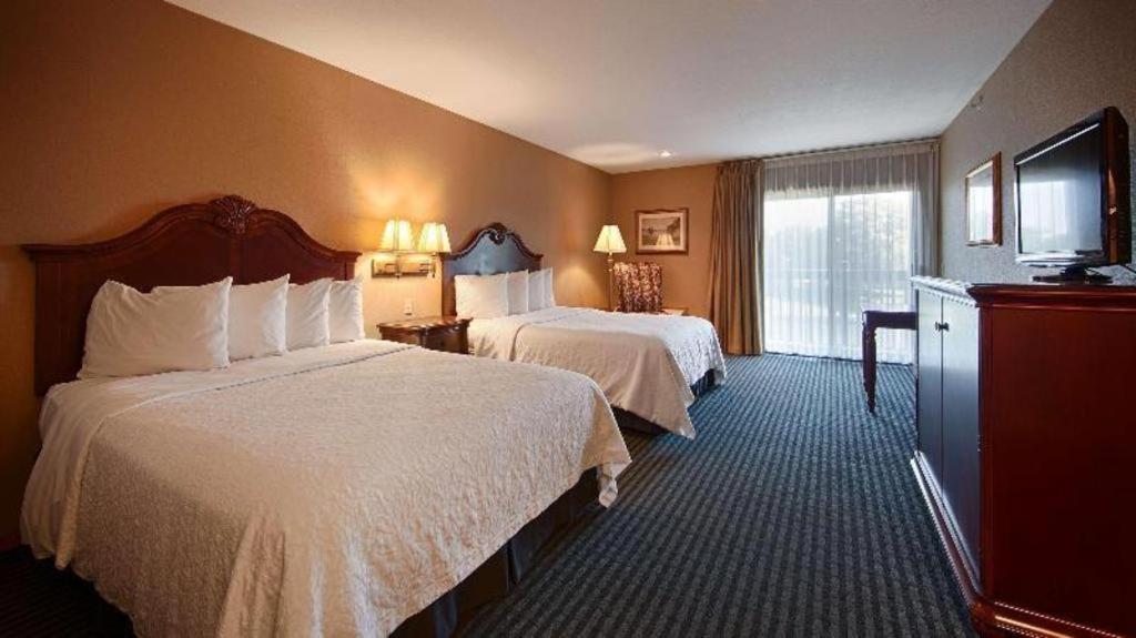 Best Western River Terrace Cheboygan Exterior photo