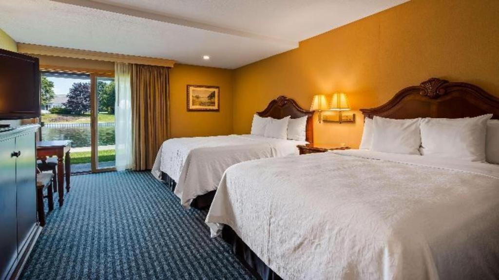 Best Western River Terrace Cheboygan Exterior photo